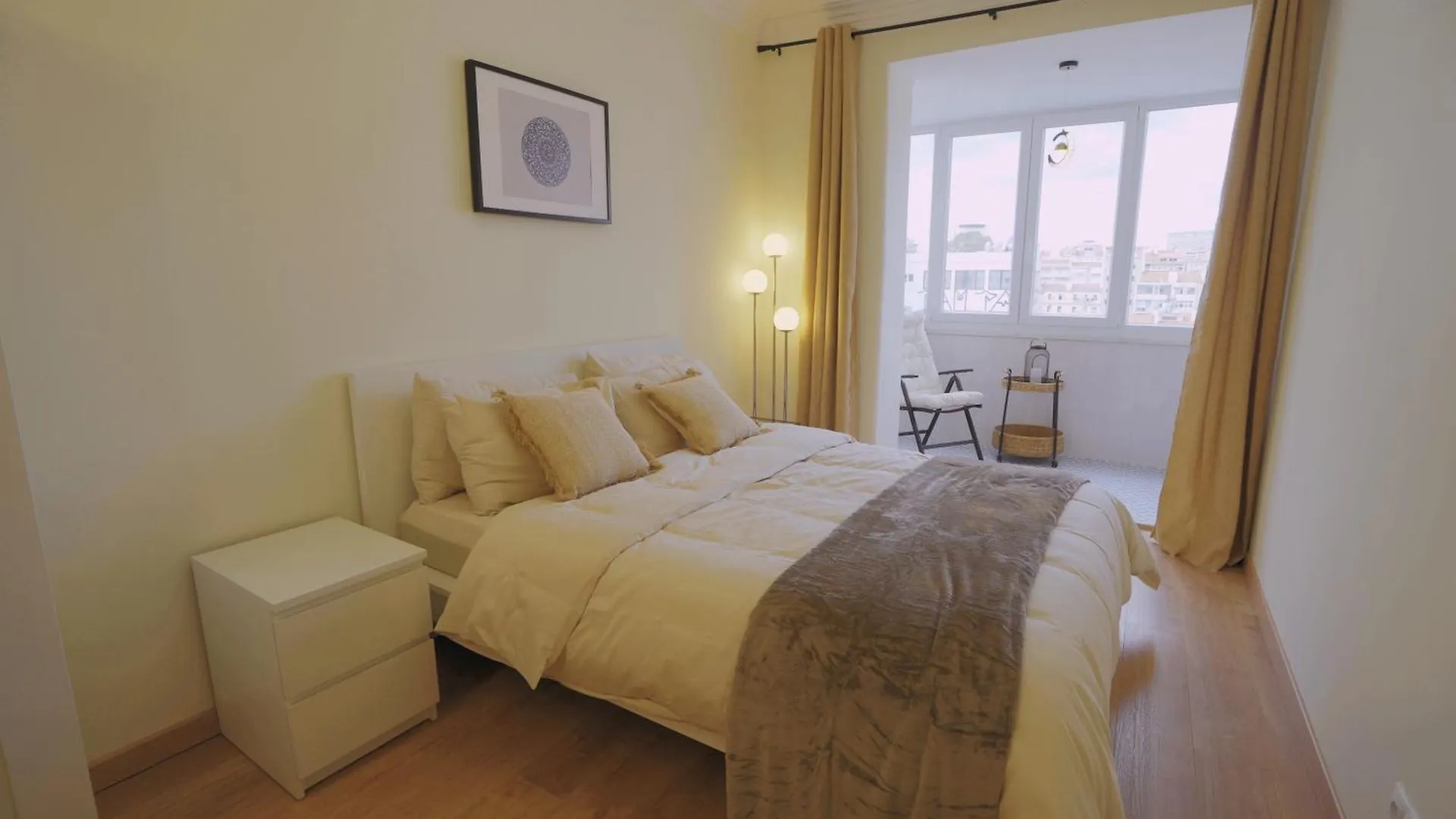 Апартаменты Lisbon Charming 94D, Next To Metro 0*,