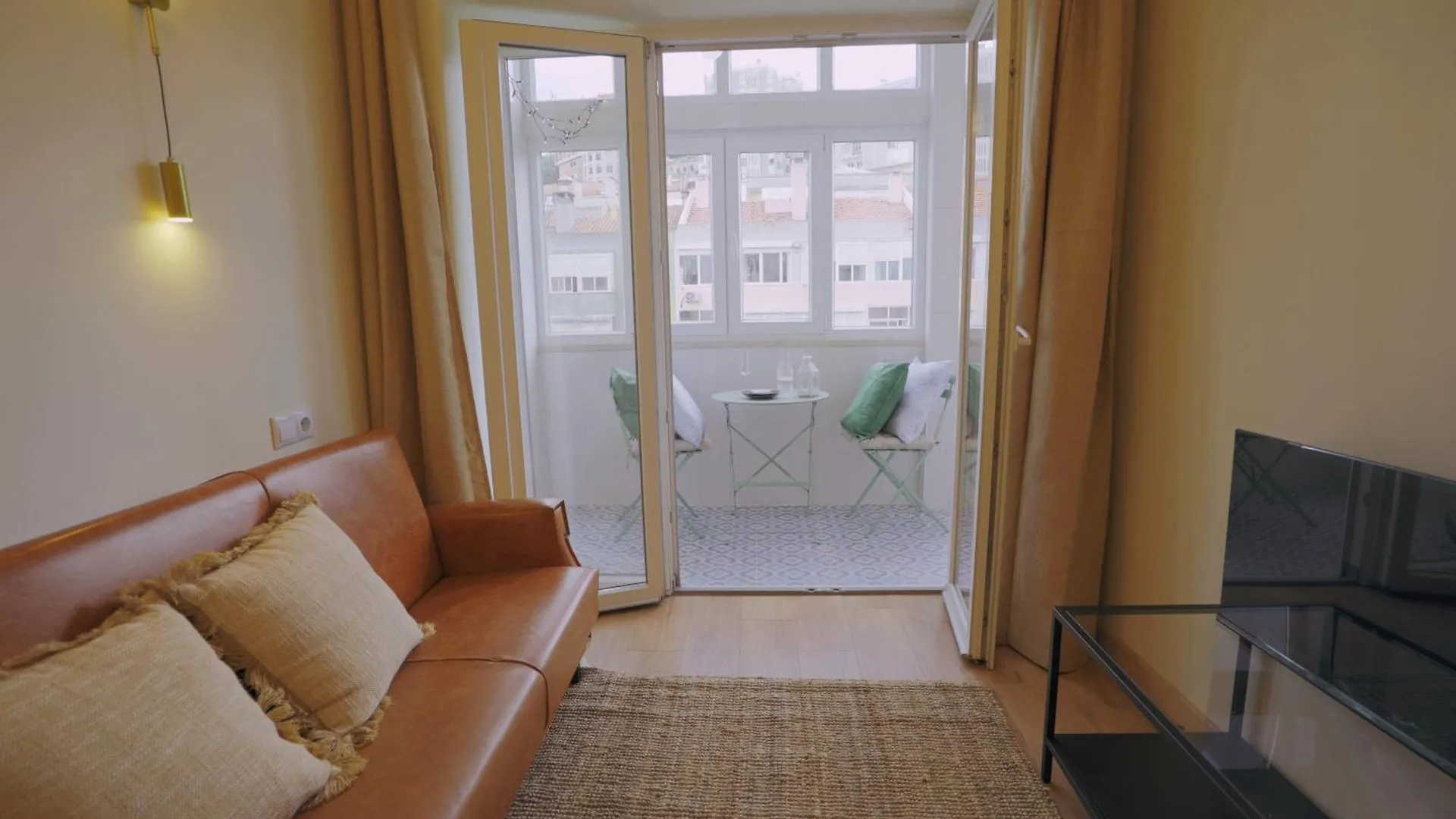Апартаменты Lisbon Charming 94D, Next To Metro