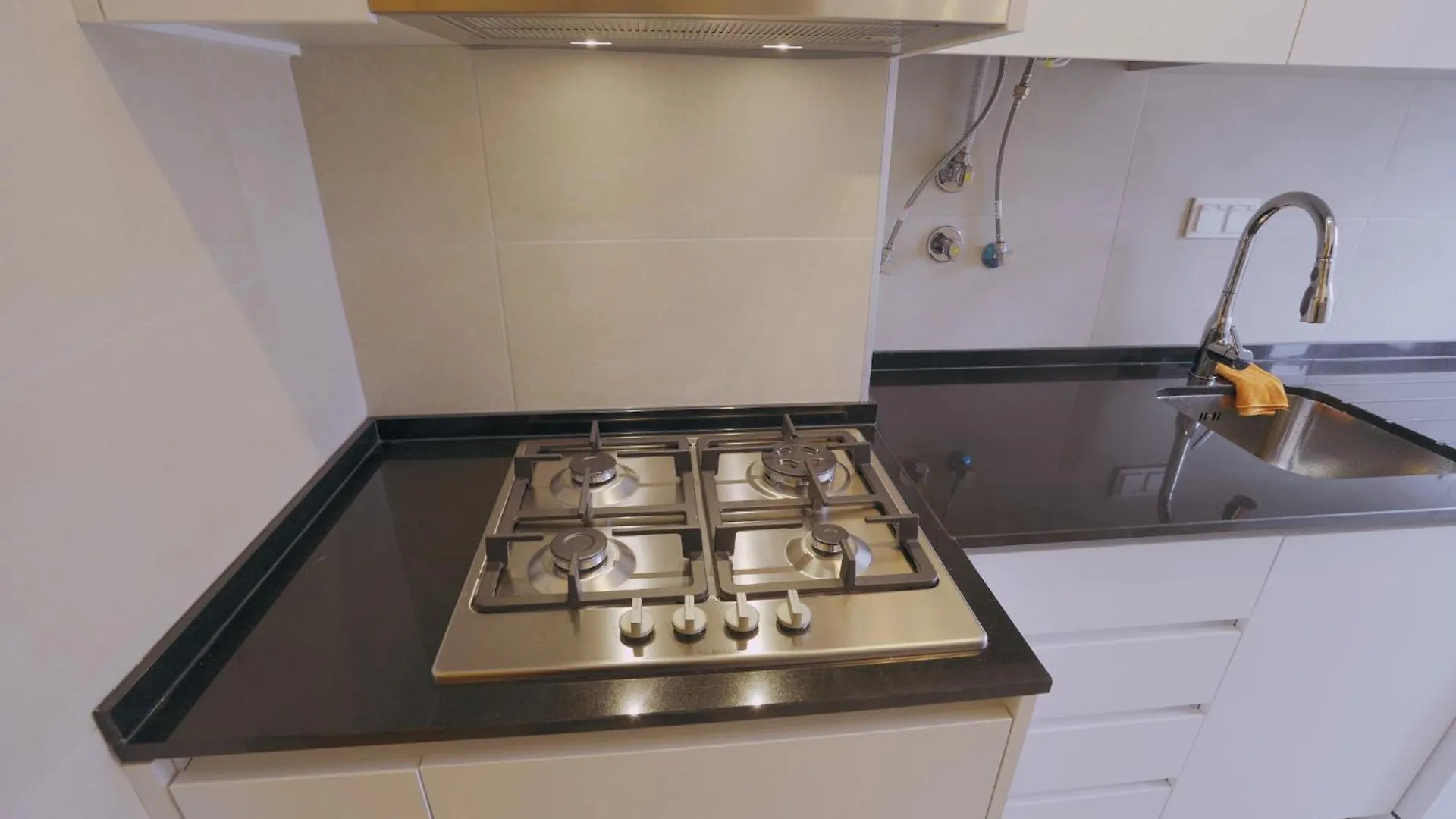 Апартаменты Lisbon Charming 94D, Next To Metro